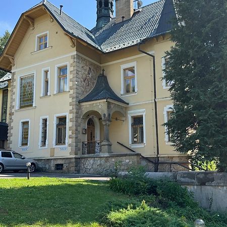 Vladni Vila Luhačovice Exteriér fotografie